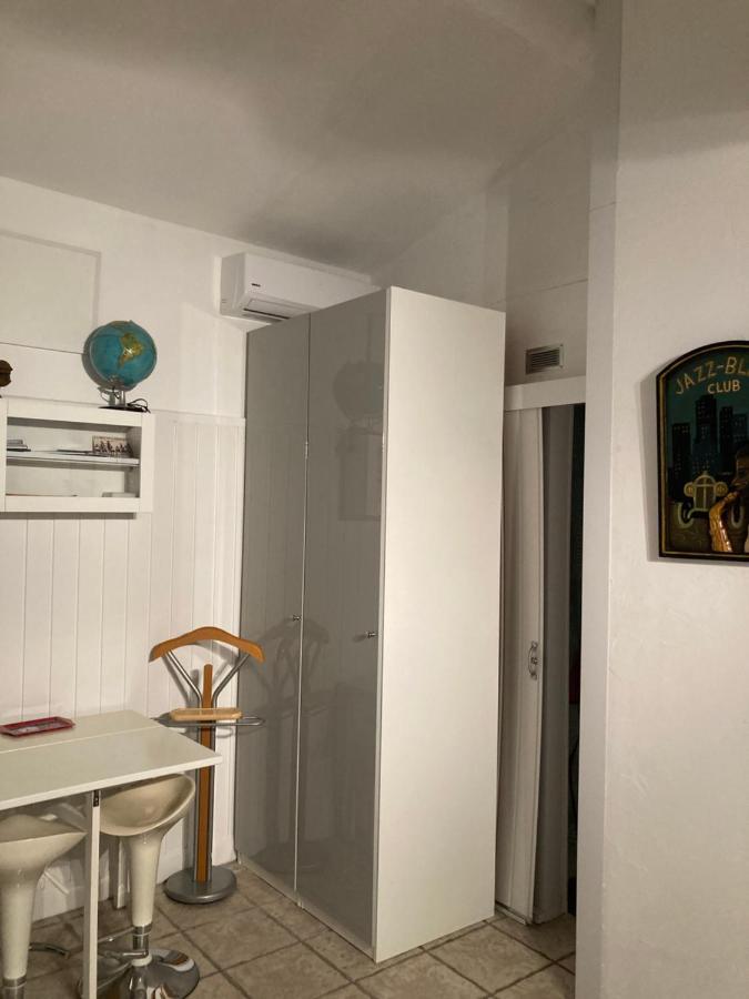 La Coccinelle Bed & Breakfast Nimes Exterior photo